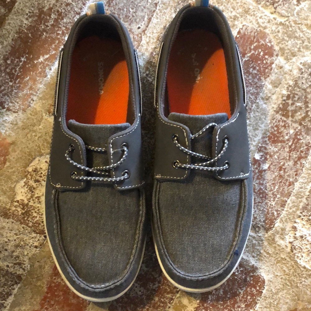 Youth boat shoes